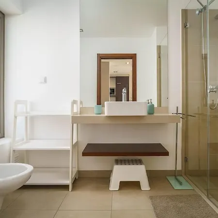 Sun Retreat Portimao, With Pool And Private Balcony Apartament Portimão
